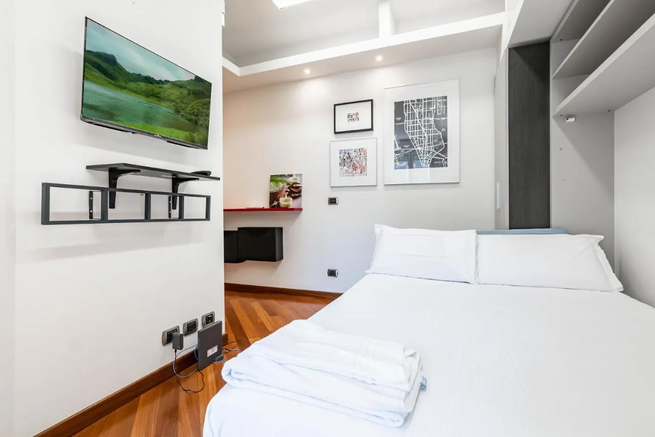 Easylife - Moderno Rifugio In Zona Bocconi Apartment Milan 0*,  Italy