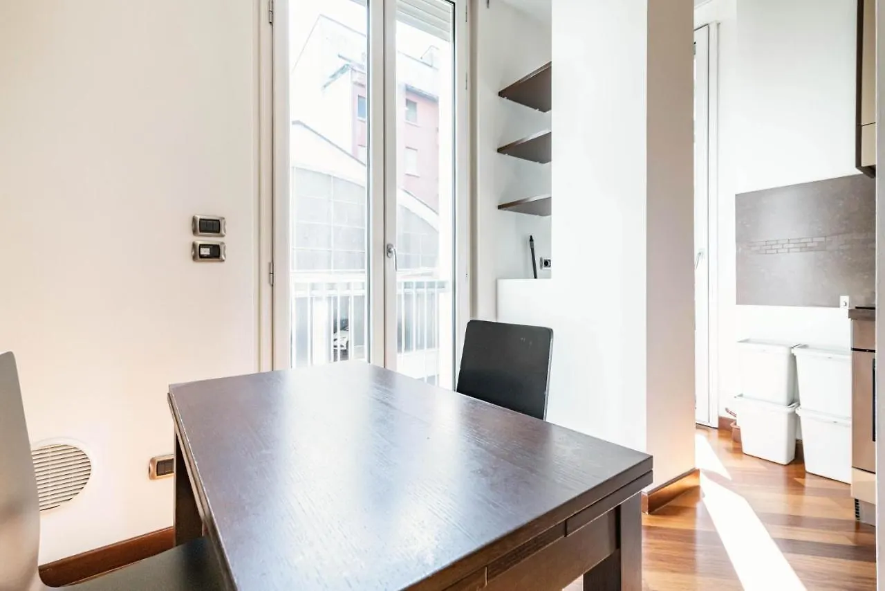 Easylife - Moderno Rifugio In Zona Bocconi Apartment Milan